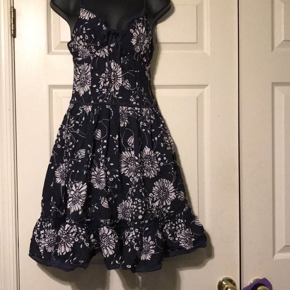 β¨β¨ππ HOST PICKED β¨β¨ππBlue & white floral dress - Picture 3 of 6